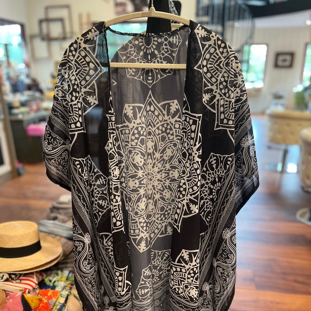 Kimono - Picture 2 of 3